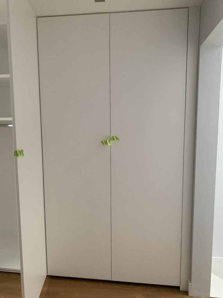 London Furniture - Wardrobes 4.1